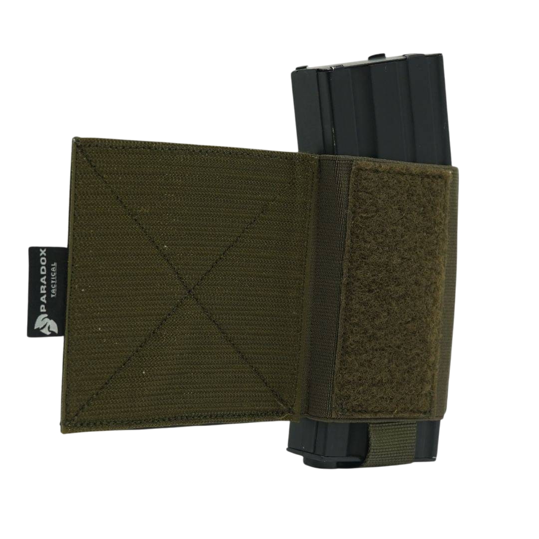 Robuste Sideflap Pouch in Olivgrün, vielseitig einsetzbar als Dangl Pouch oder am Plattenträger, ideal für Outdoor- und Airsoft-Ausrüstung.