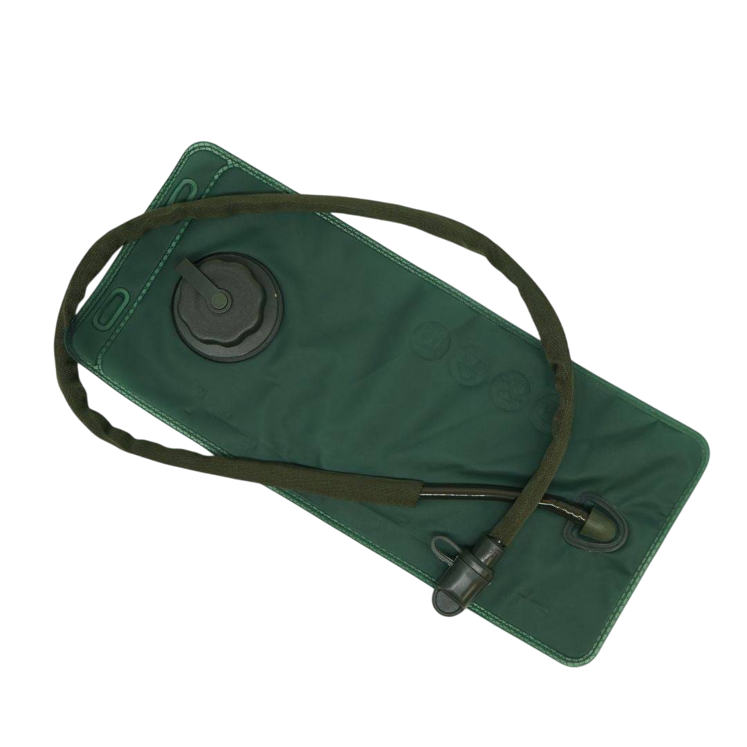 Hydra Trinkblase 2,5L in Grün mit flexiblem Schlauch und großem Schraubverschluss, ideal für Outdoor-Aktivitäten und einfache Hydration.