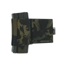 Sideflap Pouch in Multicam Black, designed für M4/AK-Magazine und Funkgeräte, mit strapazierfähigem Material und Klettverschluss.