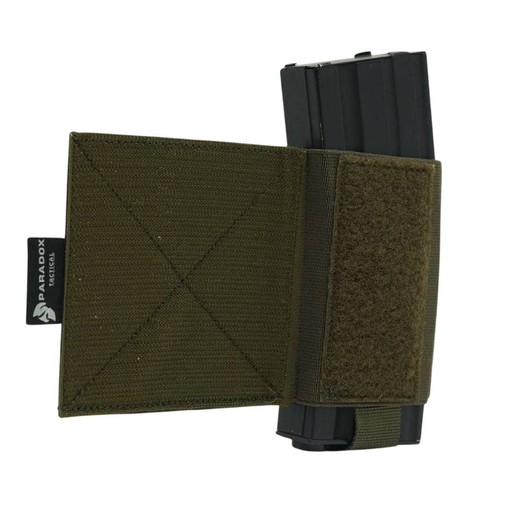 Robuste Sideflap Pouch in Olivgrün, vielseitig einsetzbar als Dangl Pouch oder am Plattenträger, ideal für Outdoor- und Airsoft-Ausrüstung.
