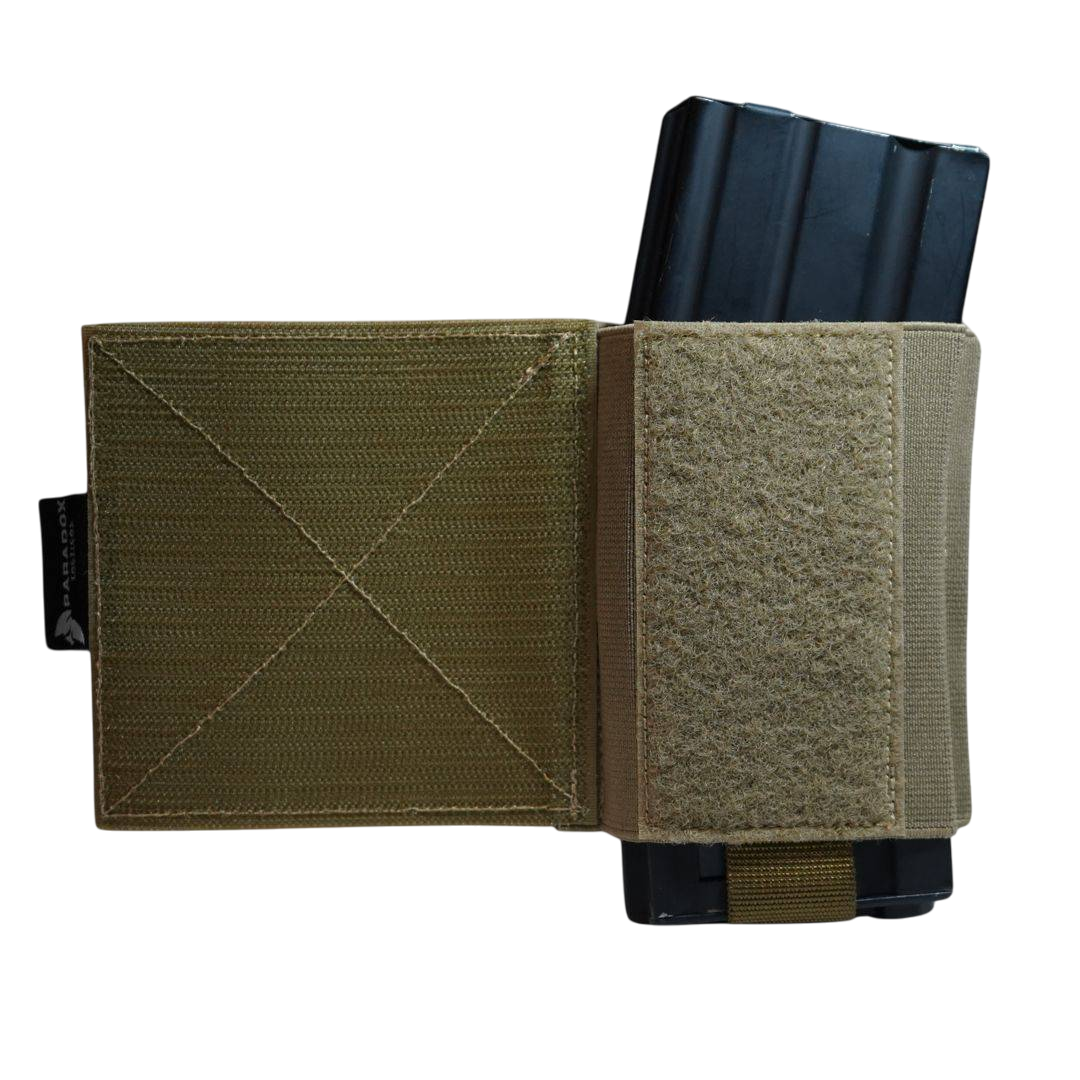 Sideflap Pouch, passend für M4/AK-Magazine, mit Klettverschluss und elastischer Befestigung, ideal für Airsoft und Outdoor-Einsätze.